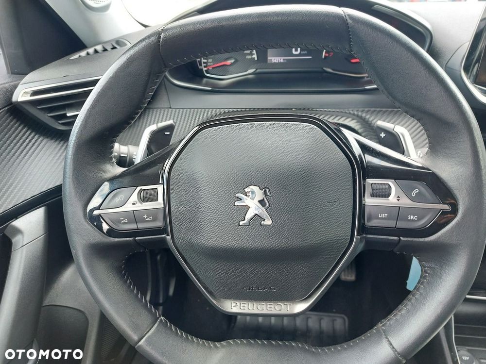 Peugeot 2008 - 11