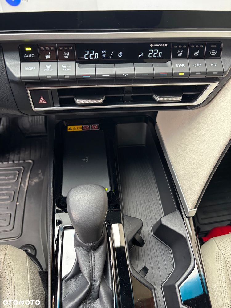 Toyota Camry - 23