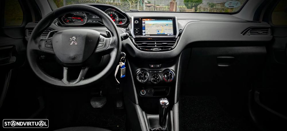 Peugeot 208 1.2 PureTech Signature EAT6 - 11