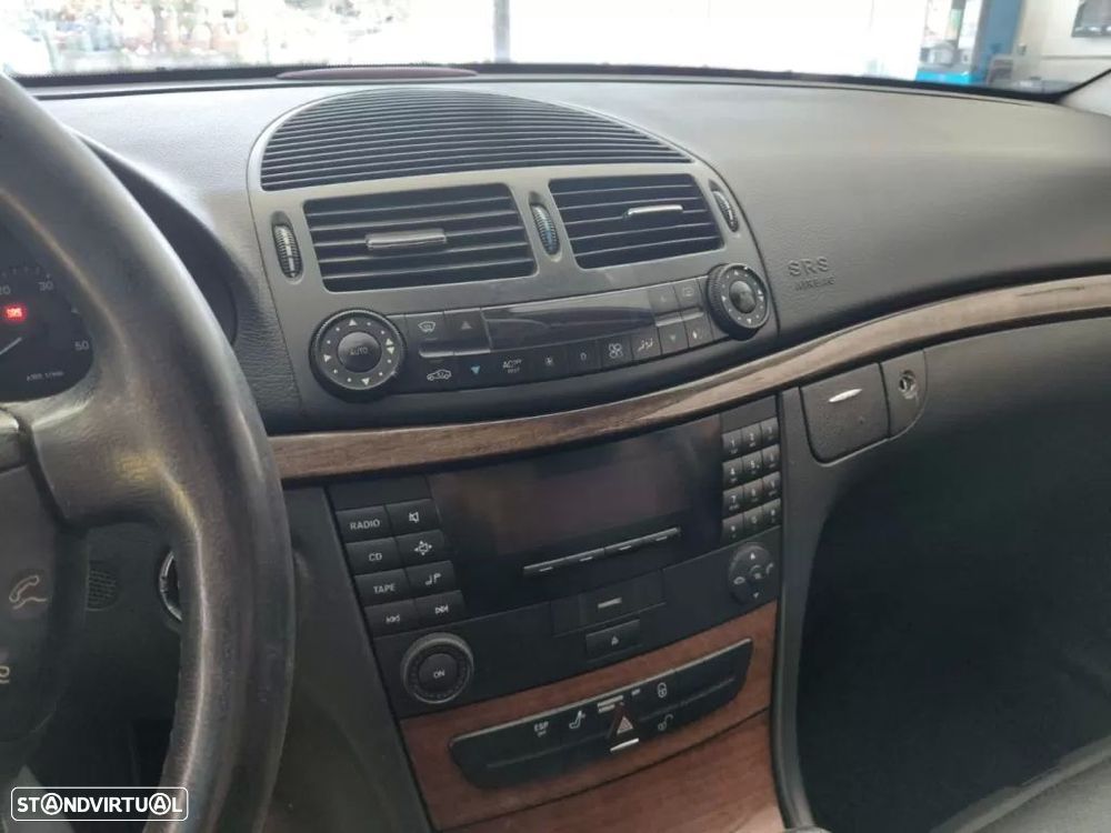 Mercedes-Benz E 220 CDI Classic - 12