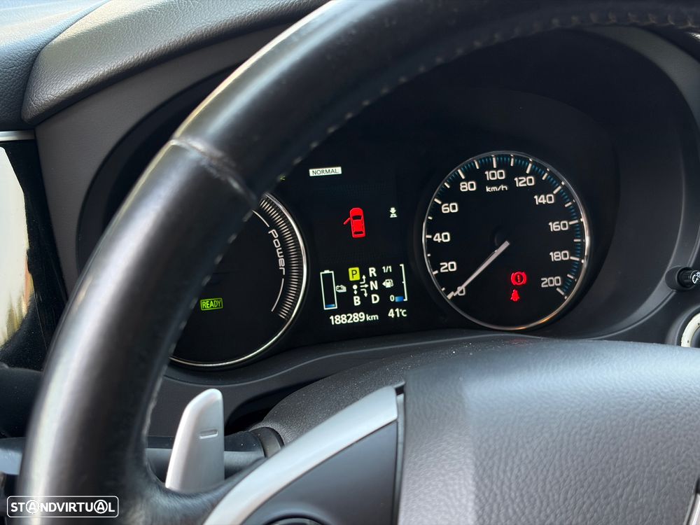 Mitsubishi Outlander 2.0 4WD - 5