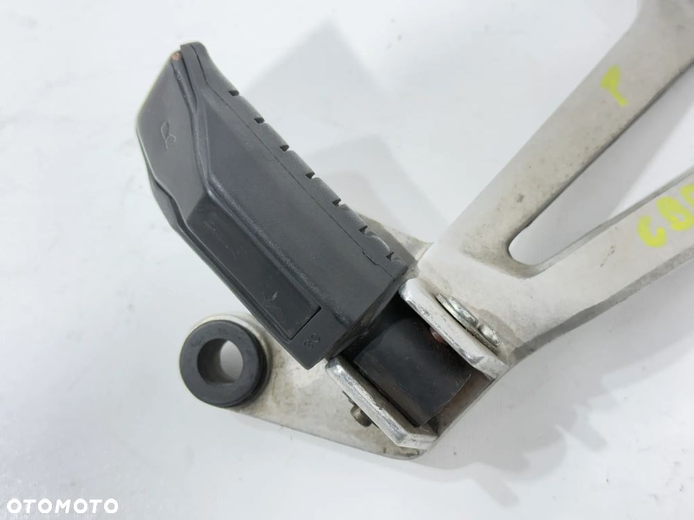 Podnóżek tył P honda CBR 125 JC39    07-11R - 3