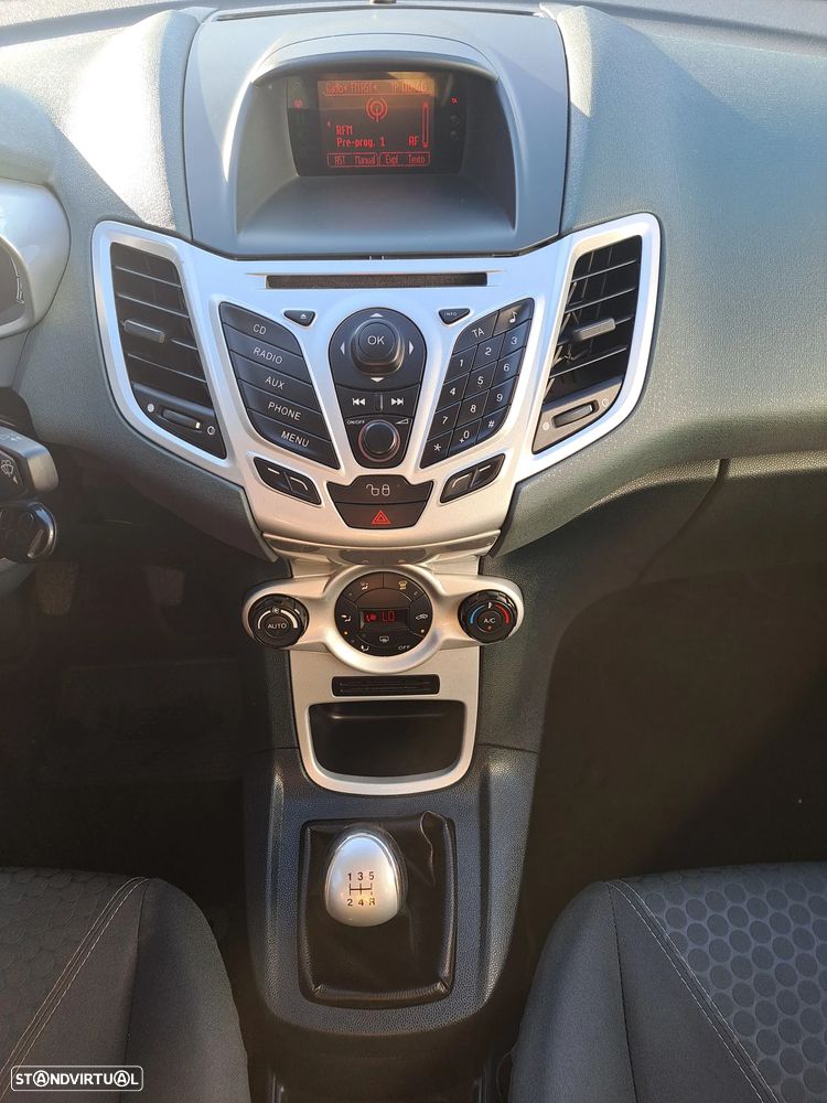 Ford Fiesta 1.25 Titanium - 19