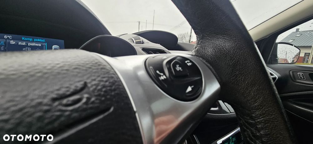 Ford Kuga 2.0 TDCi 2x4 Titanium - 14