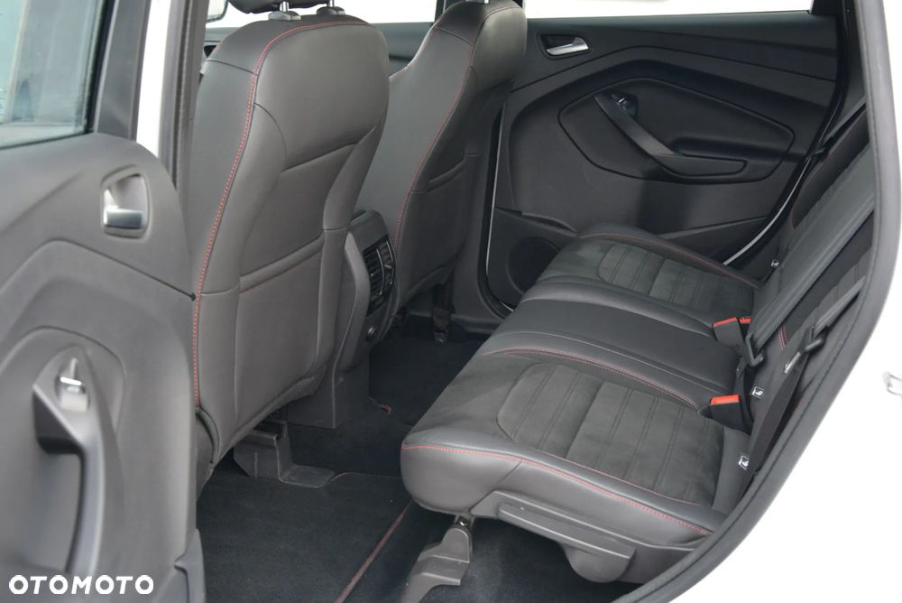 Ford Kuga 2.0 TDCi 4x4 ST-Line - 29