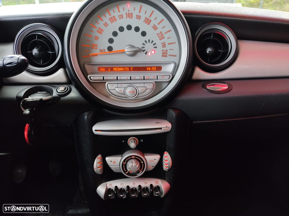 MINI 3 Portas Cooper D - 18