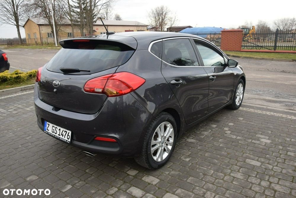 Kia Ceed - 12