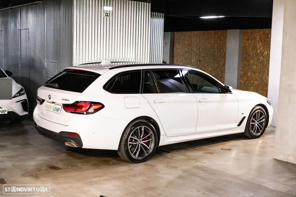 BMW 530 e Pack Desportivo M - 8