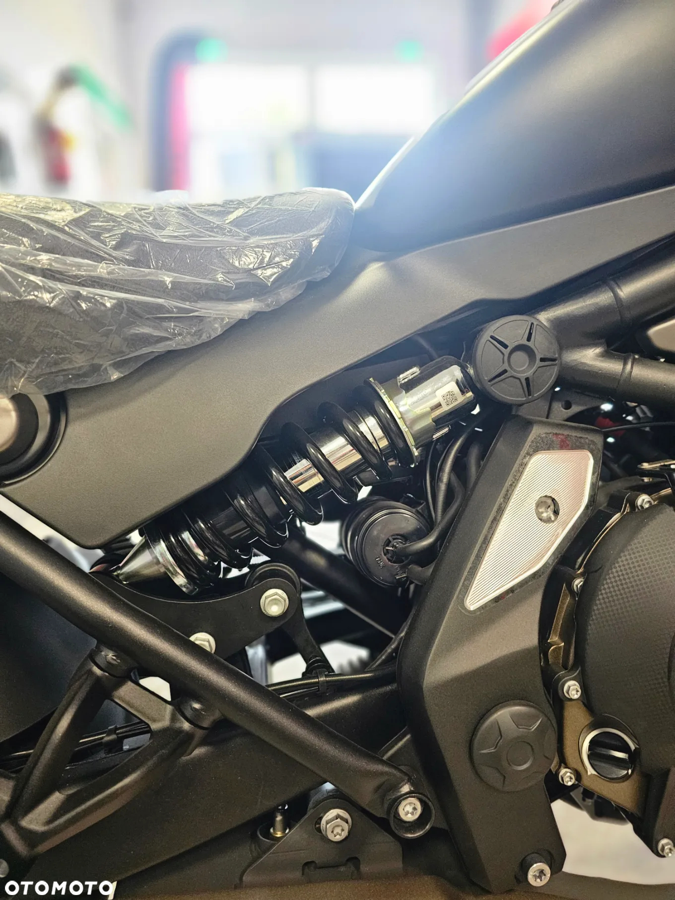 QJMOTOR SRV 700 - 6