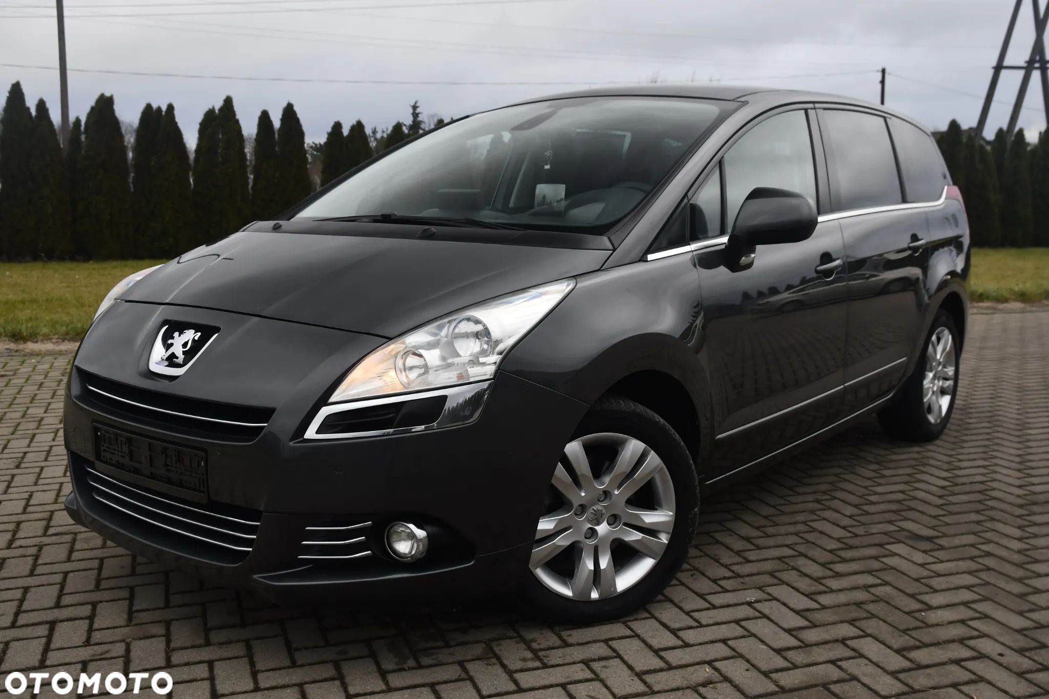 Peugeot 5008 1.6 THP Premium + - 1