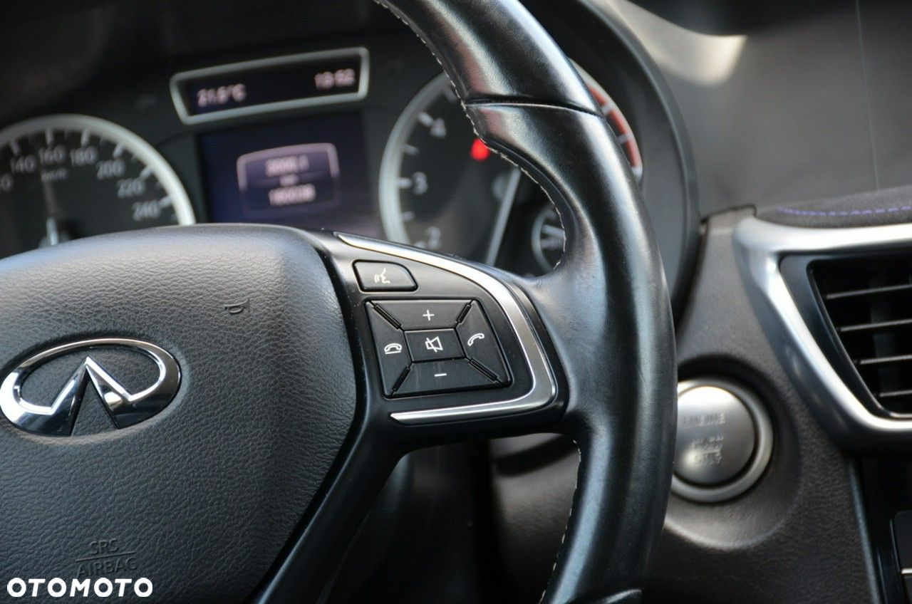 Infiniti Q30 - 17