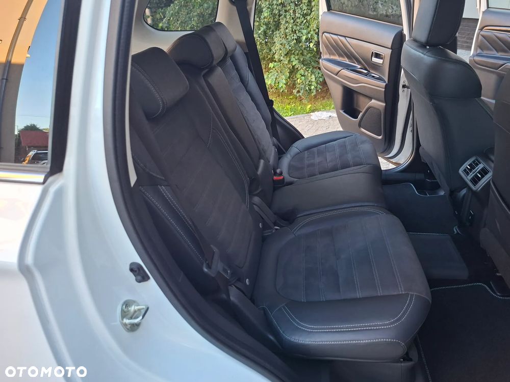 Mitsubishi Outlander Intense - 16