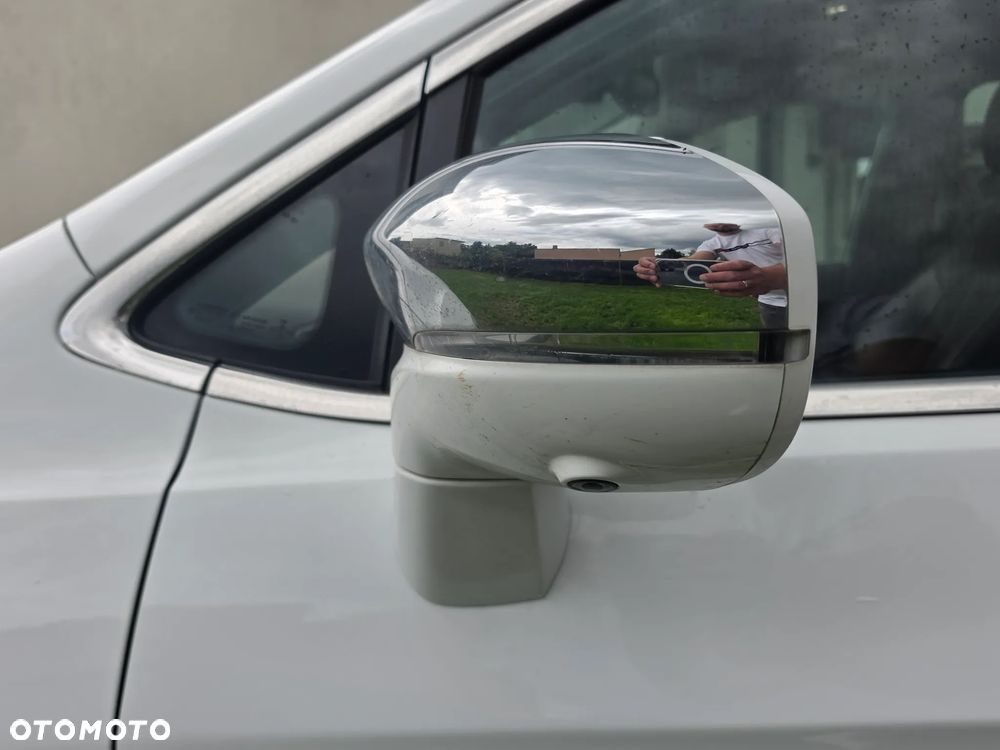 Chrysler Pacifica - 11