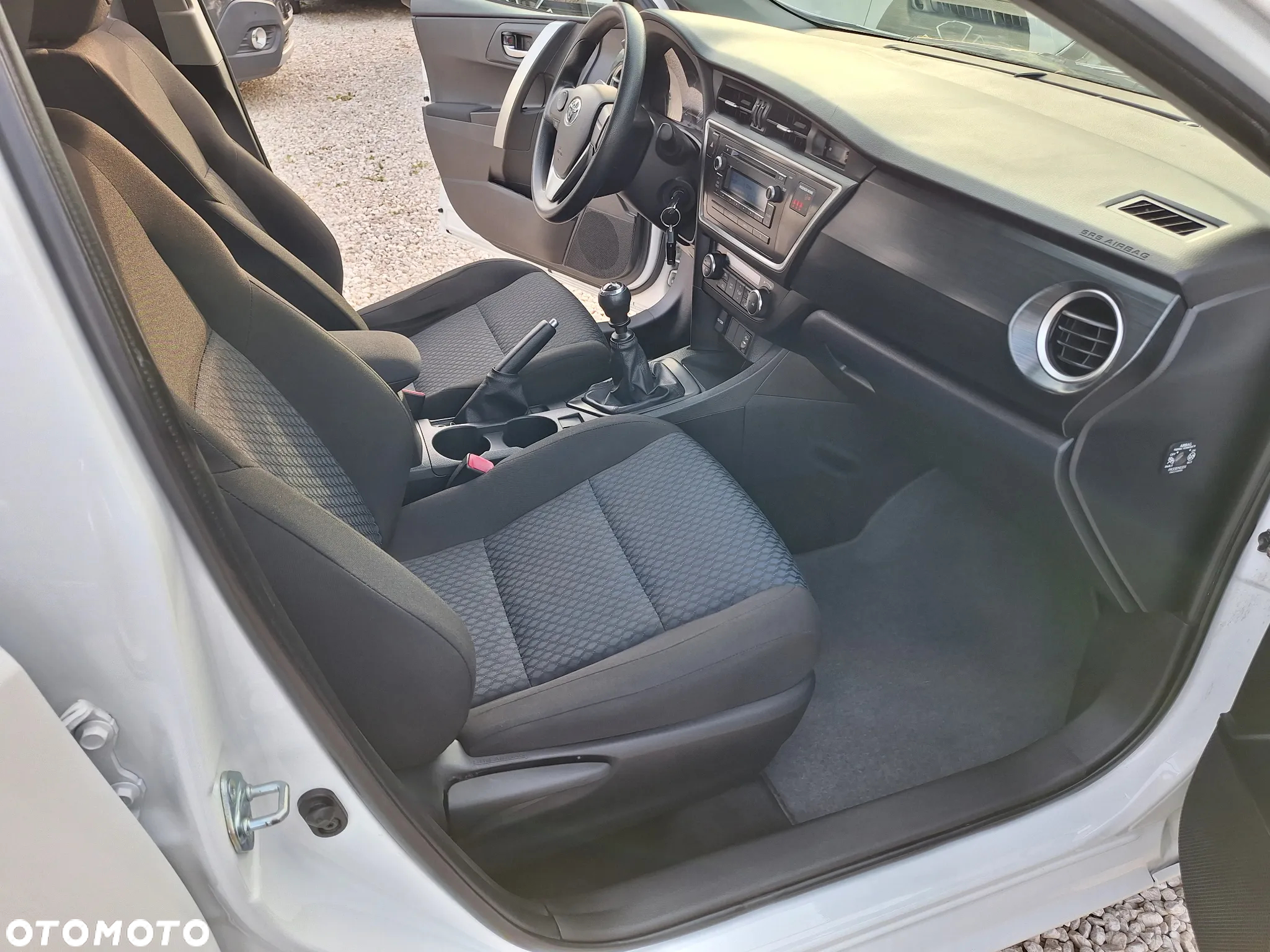 Toyota Auris 1.33 Dual-VVT-i Comfort - 26