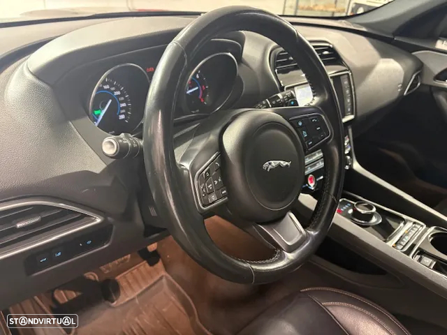 Jaguar F-Pace 20d AWD Aut. R-Sport - 23