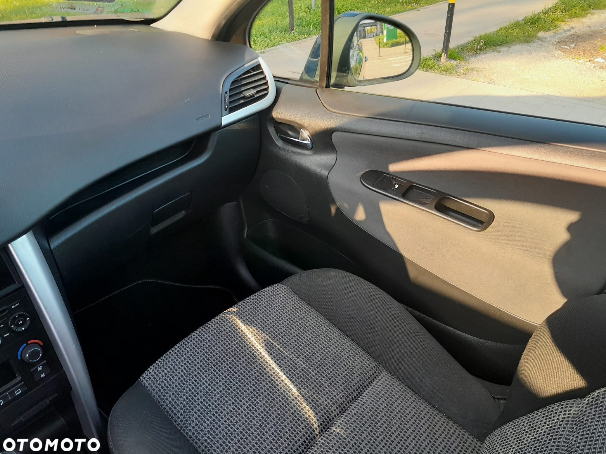 Peugeot 207 - 6