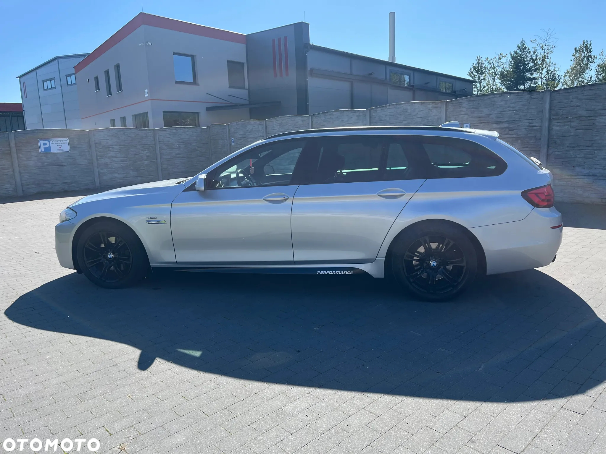 BMW Seria 5 525d xDrive - 12