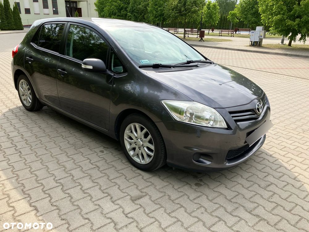 Toyota Auris - 2