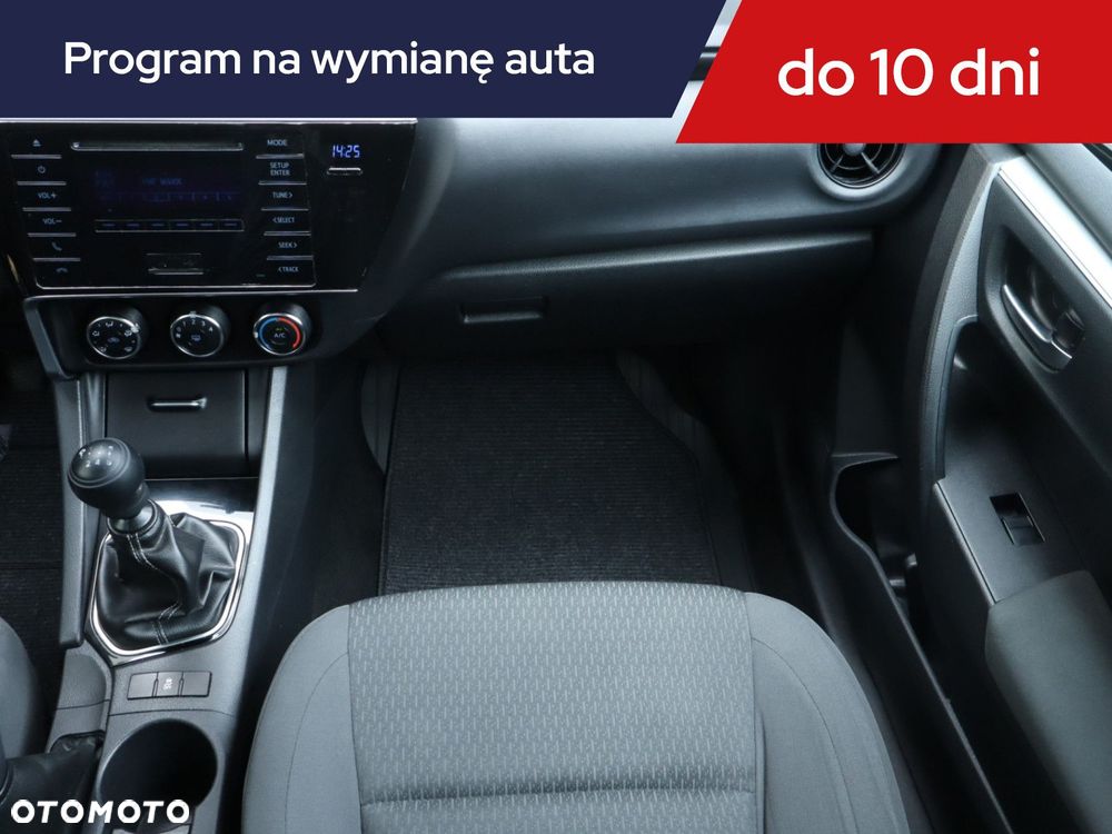 Toyota Corolla - 10