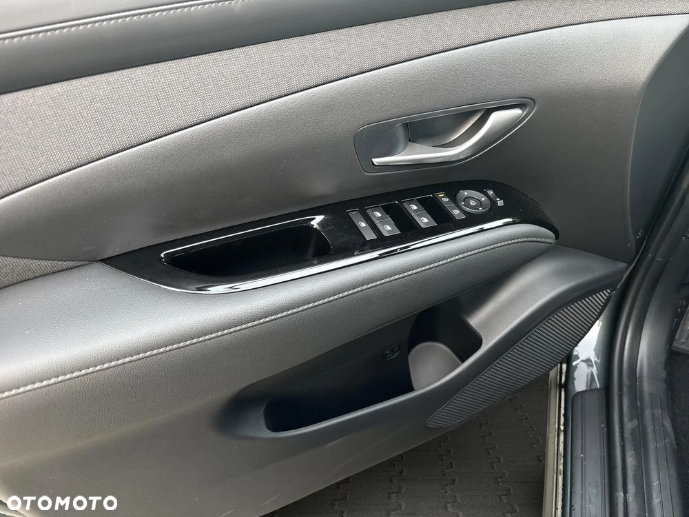 Hyundai Tucson 1.6 T-GDi HEV Smart 2WD - 11