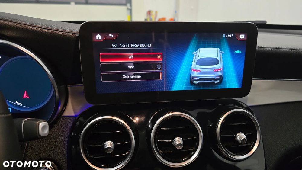 Mercedes-Benz GLC 300 d 4Matic 9G-TRONIC AMG Line Plus - 36