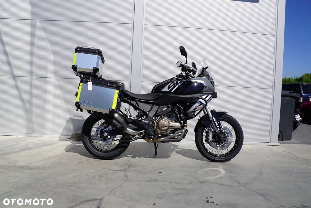 QJMOTOR SRT 600SX - 12