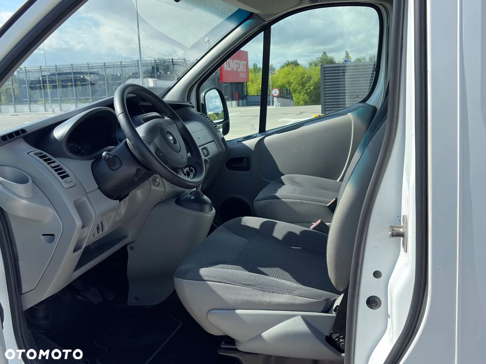 Opel Vivaro - 12