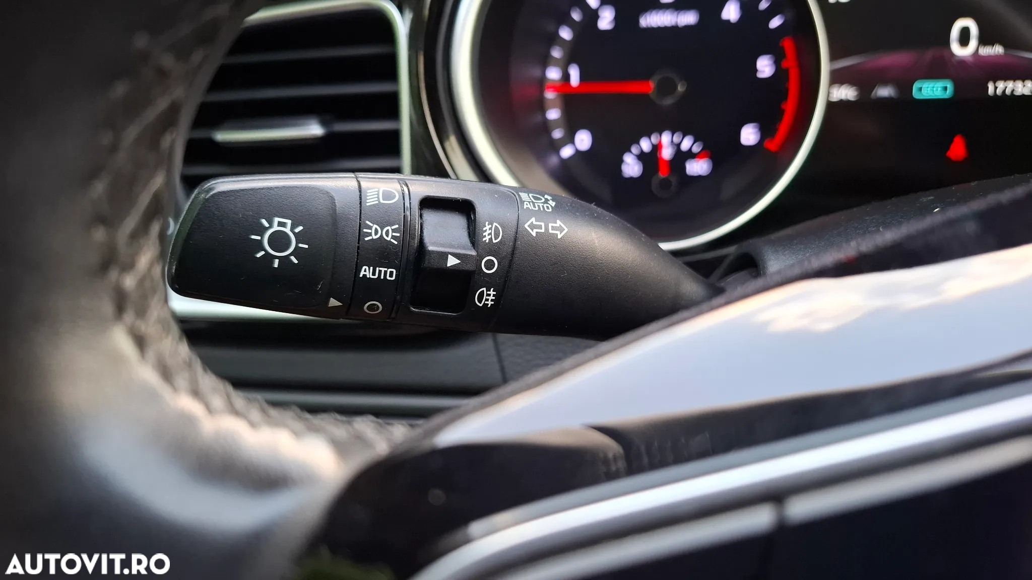 Kia Ceed 1.6 CRDi (48V Mild-Hybrid) Vision - 33