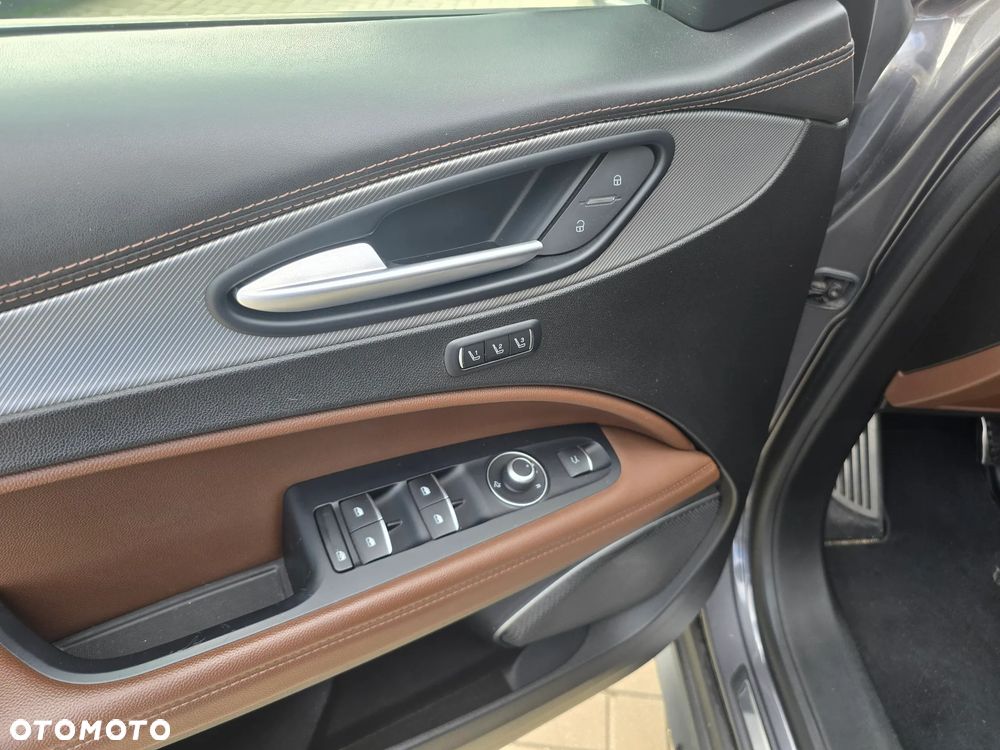 Alfa Romeo Stelvio - 25