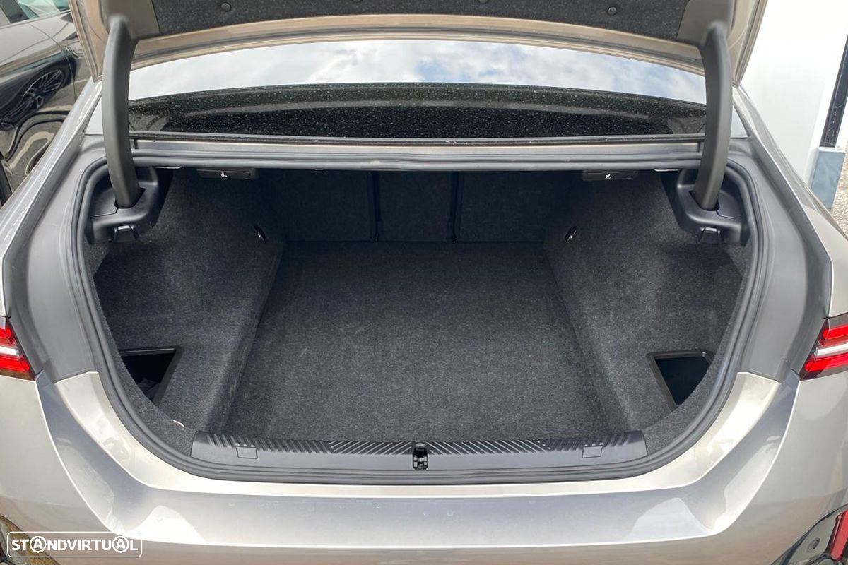 BMW 520 d Pack Desportivo M - 18