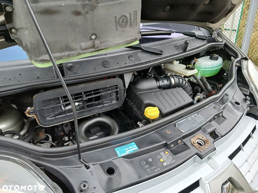 Renault Trafic 2.0 dCi 115 FAP Passenger Black Edition - 36