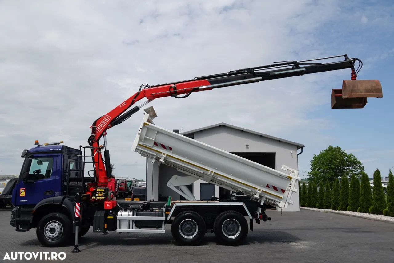 Mercedes-Benz AROCS 2636 / 6x4 / TIPPER / HYDROBORTA / + HDS FASSI F215 / RADIO CONTROL / ROTATOR / GRAB / EURO 6 - 2