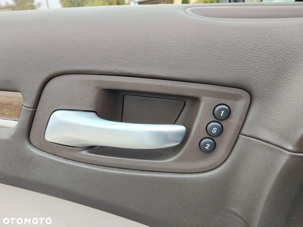 Lancia Thema 3.0CRD Executive - 17