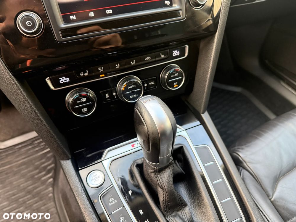 Volkswagen Passat Variant 2.0 TDI SCR DSG 4Motion Business - 17