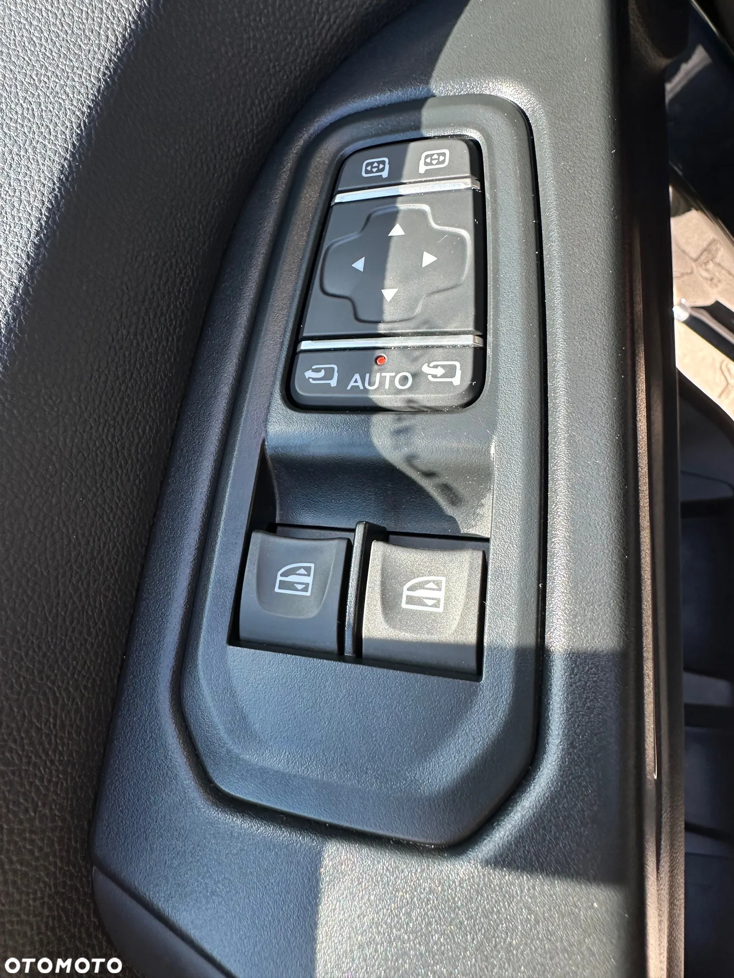 Renault 5 OSÓB  BRYGADOWY  AUTOMAT - 30