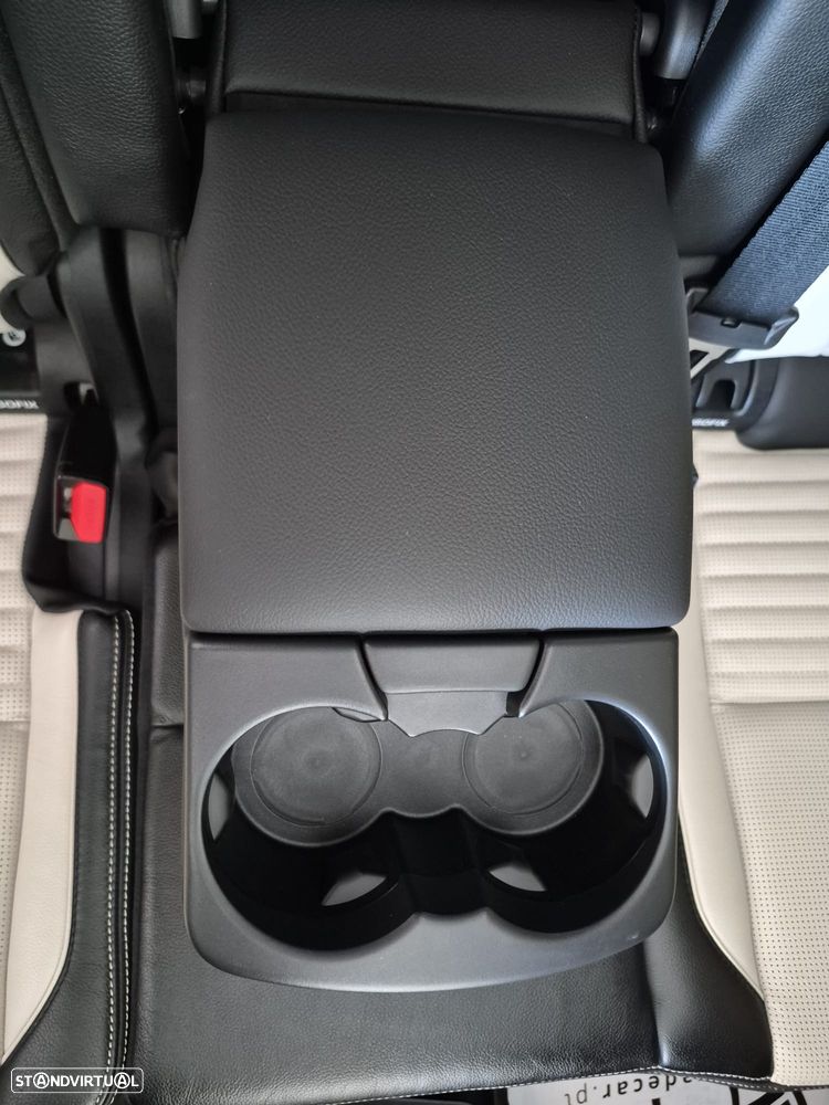 Land Rover Discovery Sport P300e R-Dynamic S - 57