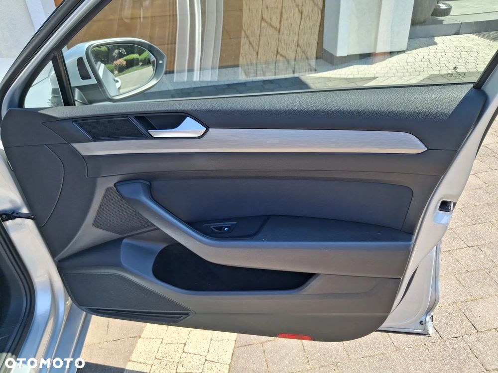 Volkswagen Passat 2.0 TDI EVO Business - 6