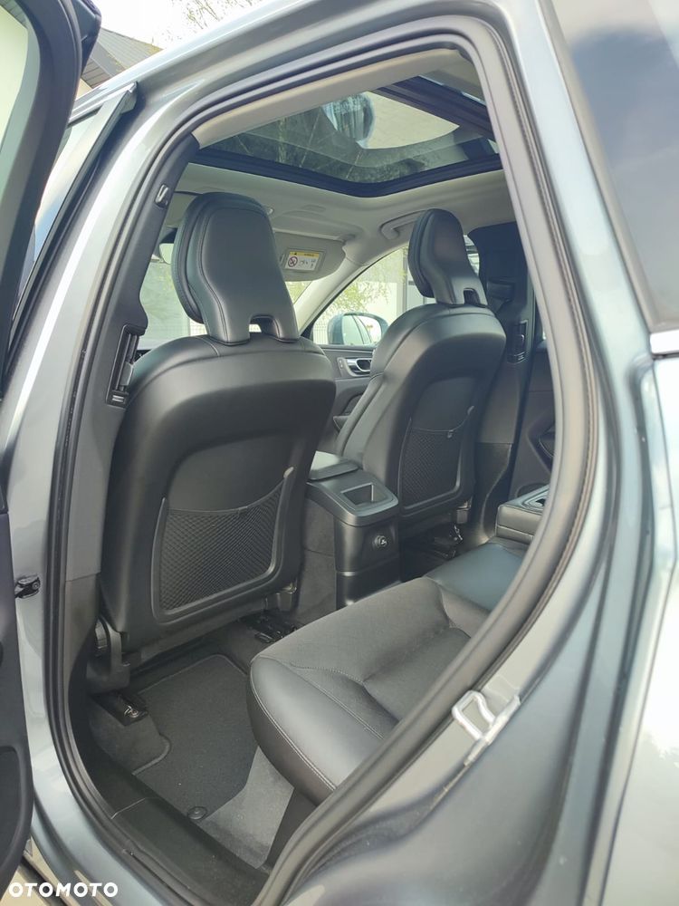 Volvo XC 60 T8 Twin Engine AWD Geartronic Momentum - 13