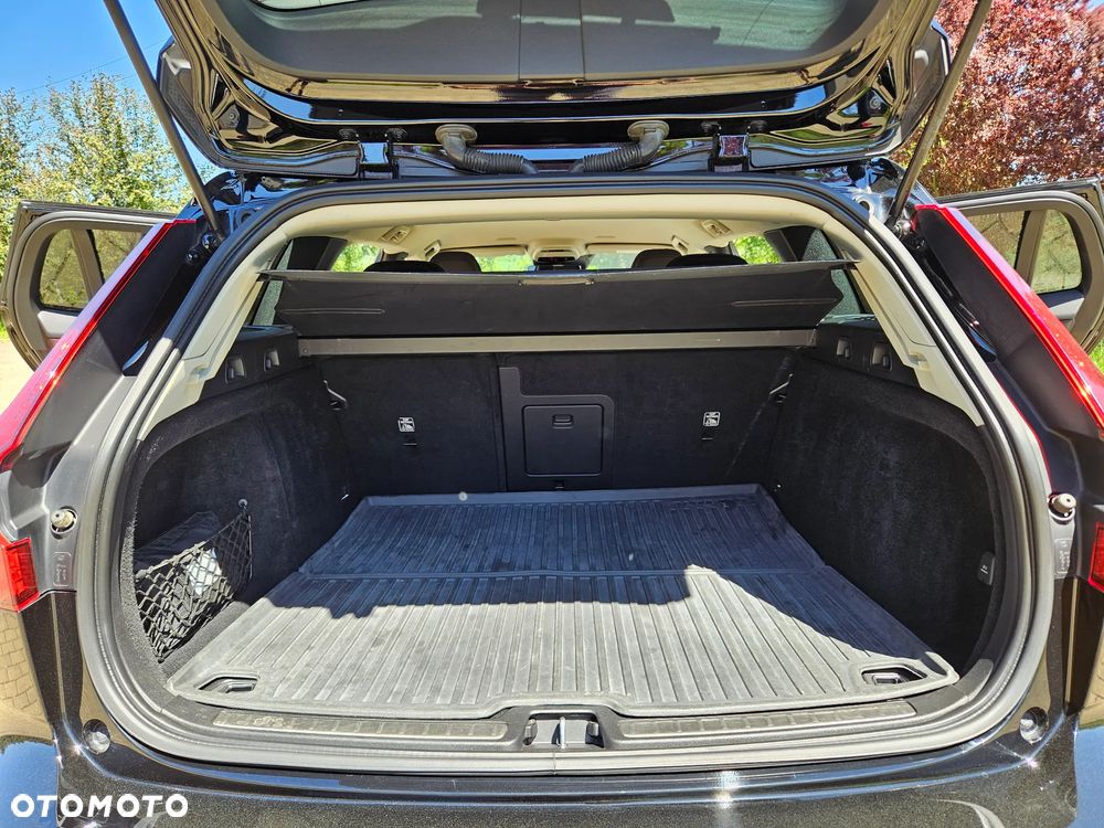 Volvo V60 D4 Momentum Pro - 25