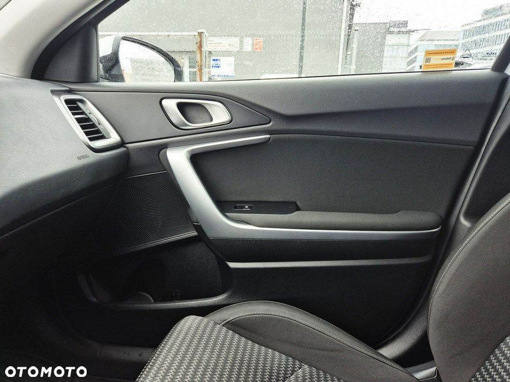 Kia Ceed 1.5 T-GDI M - 35