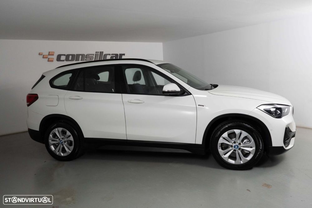 BMW X1 25 e xDrive Corporate Edition - 8
