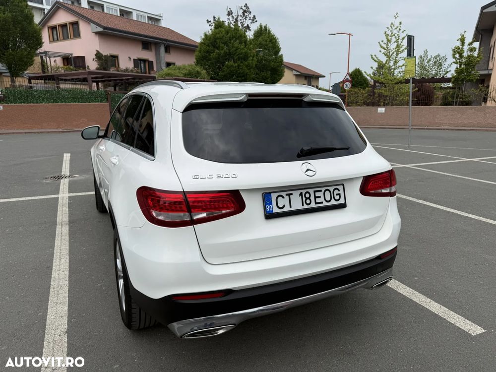 Mercedes-Benz GLC - 12