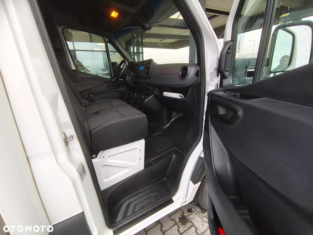 Mercedes-Benz sprinter 315 kontener - 11