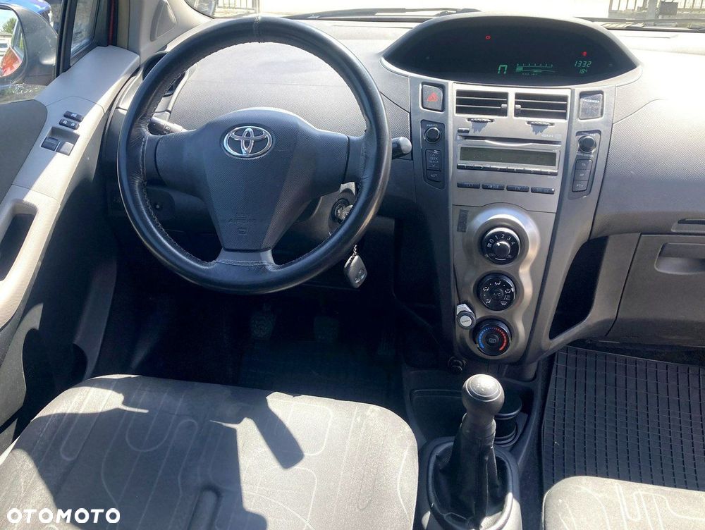 Toyota Yaris 1.0 Luna - 14