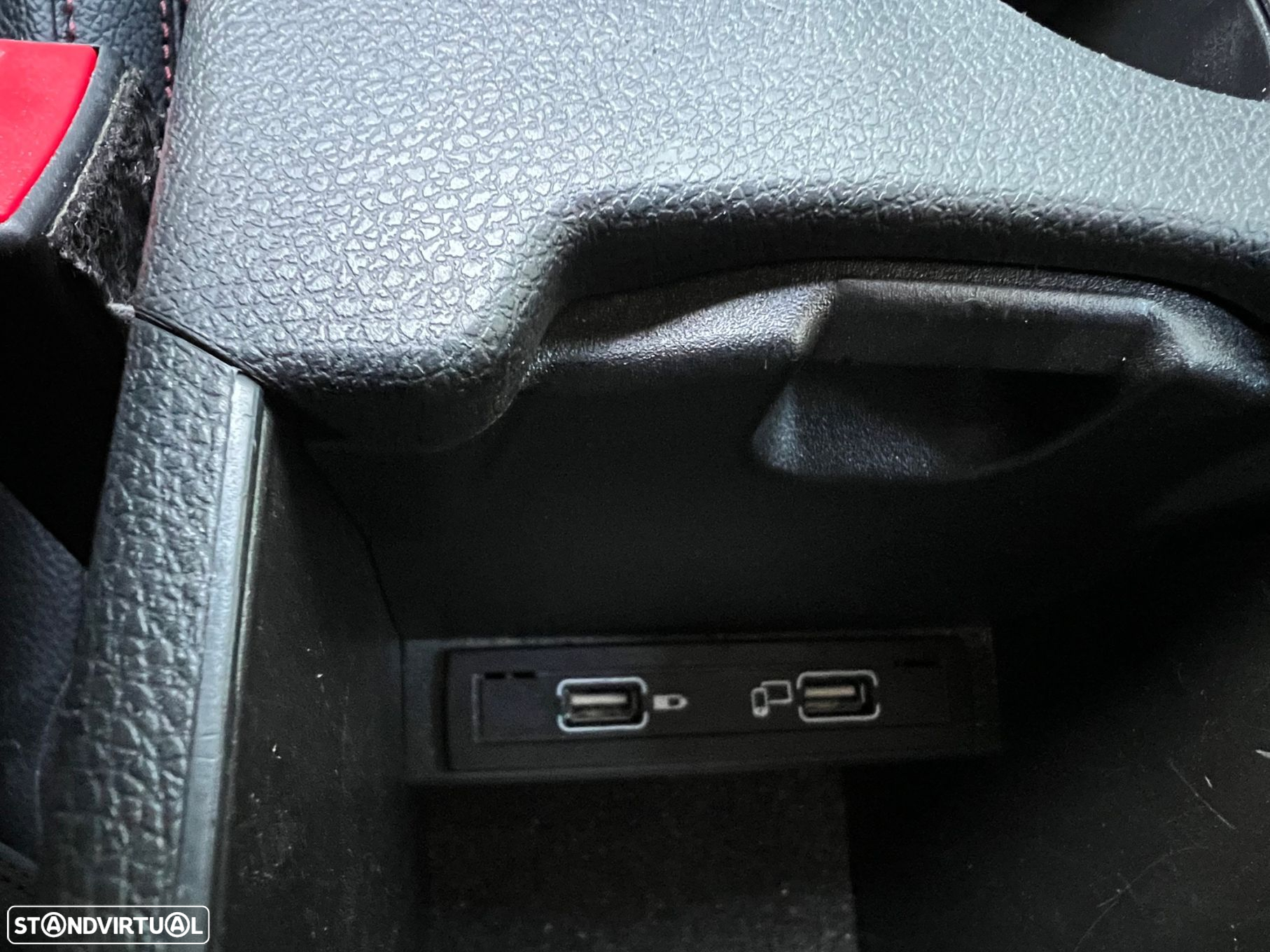 Mercedes-Benz CLA 180 d Shooting Brake AMG Line - 16