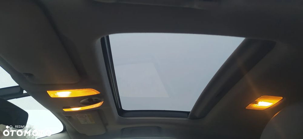 Toyota Prius 1.8 Hybrid Premium - 24