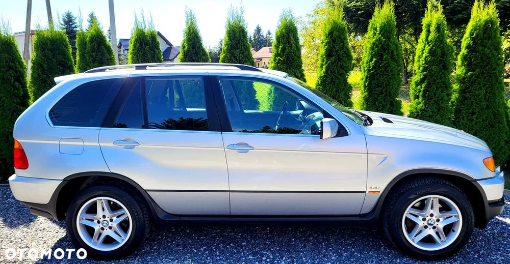 BMW X5 4.4i - 7