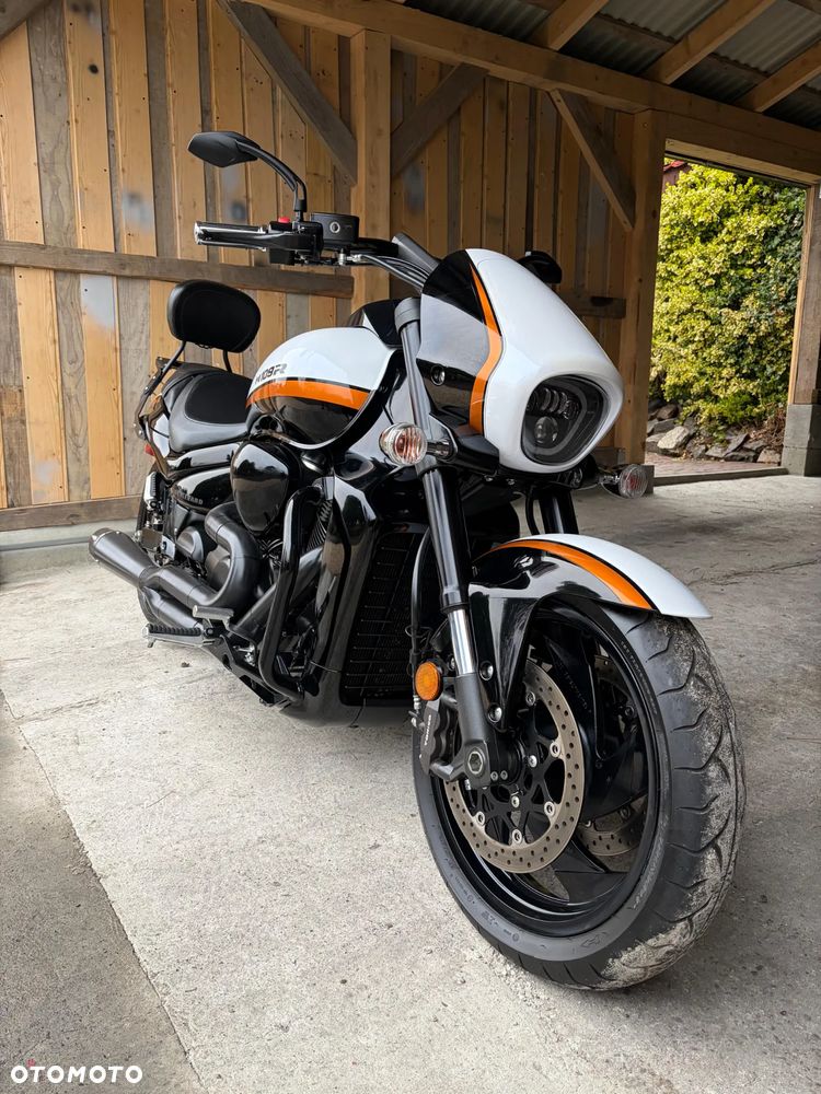 Suzuki Intruder - 19