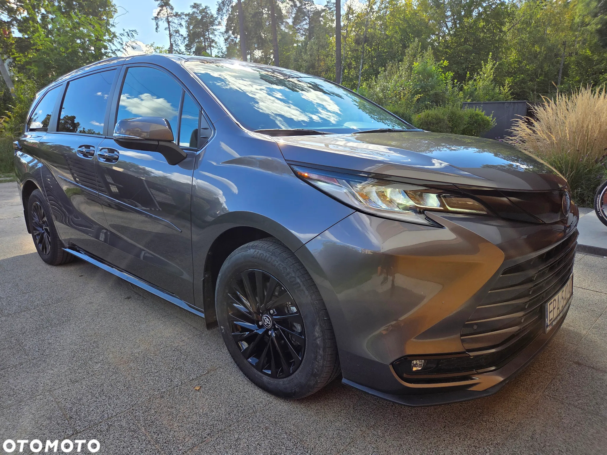 Toyota Sienna - 4