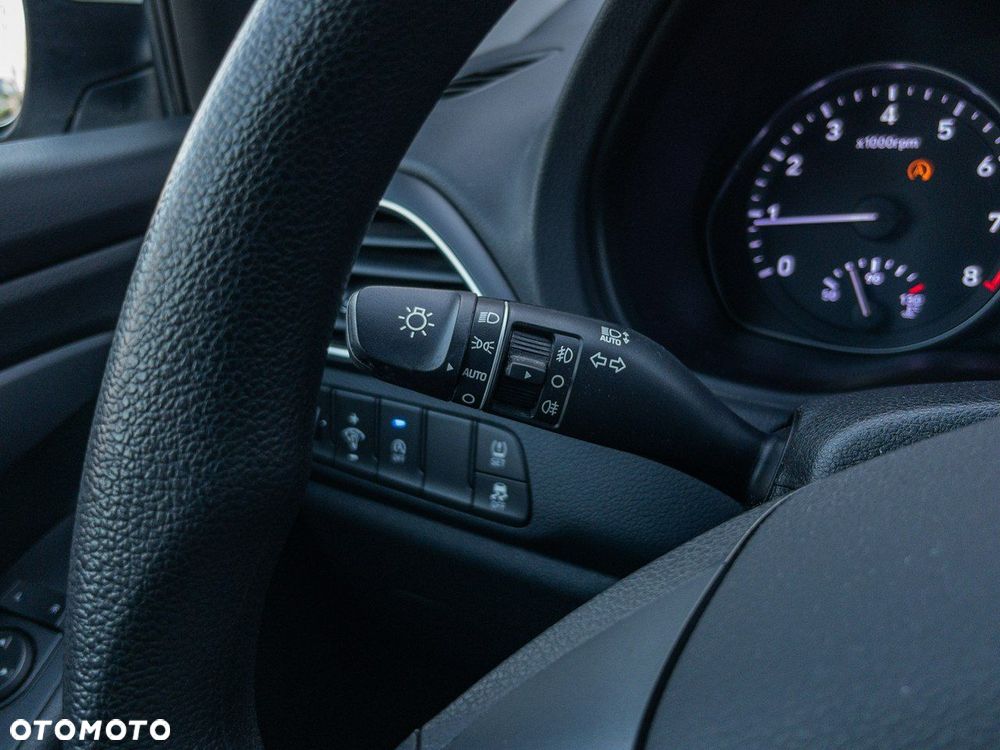 Hyundai i30 1.5 DPI Classic + - 17